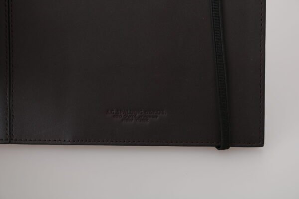 A.G. Spalding & Bros Elegant Leather Passport Wallet - Sleek Travel Essential - Image 5