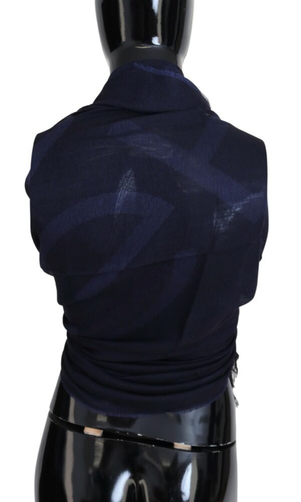 GF Ferre Elegant Fringed Wool Blend Scarf - Image 5