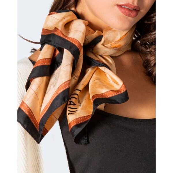 Alviero Martini Prima Classe Beige Silk Scarf - Image 5