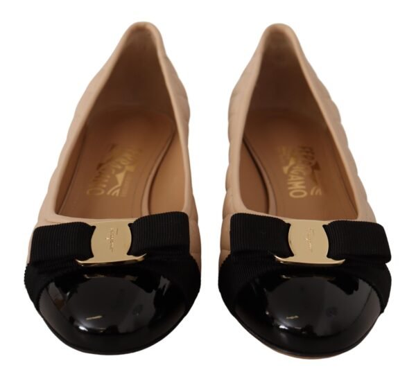 Salvatore Ferragamo Elegant Quilted Leather Pumps in Beige and Black - Image 3