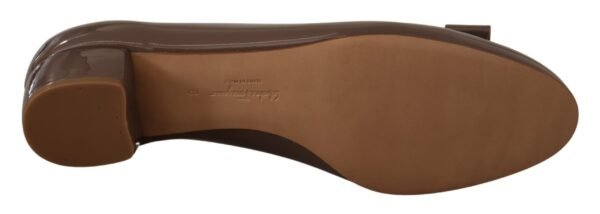 Salvatore Ferragamo Elegant Caraway Brown Pumps with Vara Bow - Image 4