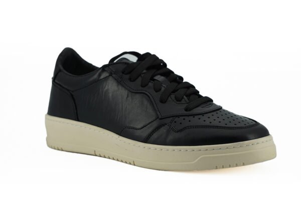 Saxone of Scotland Elegant Black Leather Sneakers - Unisex Style - Image 2